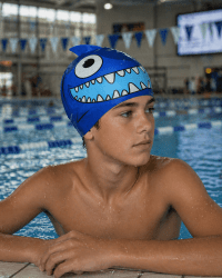 Badmössa blå haj till barn. Lekfull och fin badmössa 100% silikon.