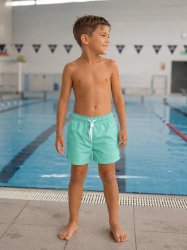 Badshorts för simskolan och semestern.