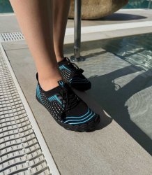 Badskor premium till vuxen med en extra skön passform.