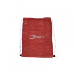 Röd nätpåse för simutrustning med vit logga från Soak, rymlig design och snörstängning upptill, storlek 49 x 65 cm.