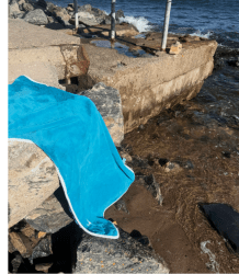 Mjuk handduk till bad, träning och barn. Turkos handduk från soak.