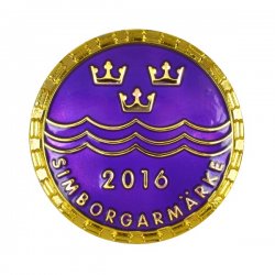Simborgarmärket 2016 är ett simmärke. 2016 var simborgarmärket lila. Simma 200m och köp simborgarmärket.