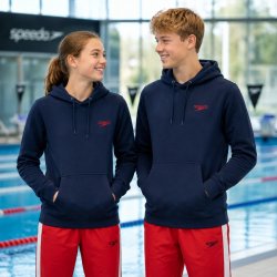 Mörkblå Speedo hoodtröja för barn med röd broderad logga, praktisk huva och känguruficka.