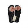 Flipflop till dam med en mjuk sula och blomma vid tårna. Billiga flipflops till dam.