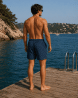 Badshorts med fint blått mönster.