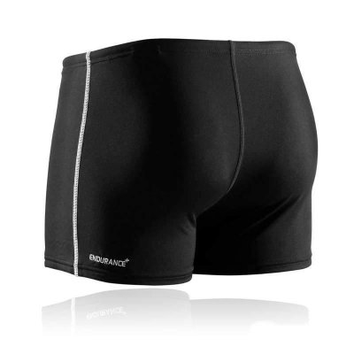 Billiga och bra badbyxor herr från Speedo. Badbyxorna är svarta och är tåliga mot klor. Passar bra till simning.
