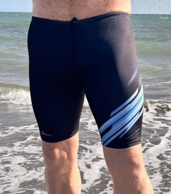 Badbyxor herr knälånga med mönster från Svenska varumärket Soak. torkar snabbt