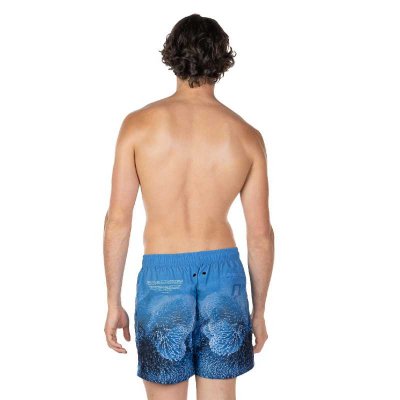 Snygga badshorts med havs mönster till herr. Blå badshorts till herr.