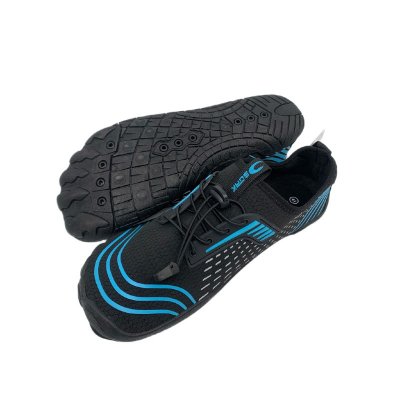 Badskor vuxen till resan mot sjöborrar och halka, vassa stenar. Från soak, bäst i text