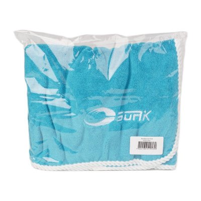 Turkos microfiberhandduk, supermjuk och fluffig med vit brodyr och lyxig kant – stilfull present och passar perfekt till simning