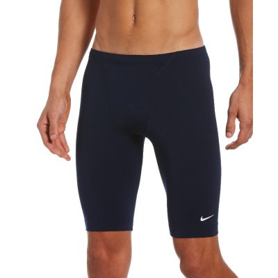 Badkläder från Nike. Badbyxor jammer modell långa ben till knänen marina från Nike. Passar bra till simning & semestern.