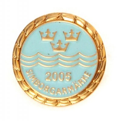 Simborgarmärket 2005 är mint grön med guldkant. Simma 200m och köp årets simborgarmärke hos oss