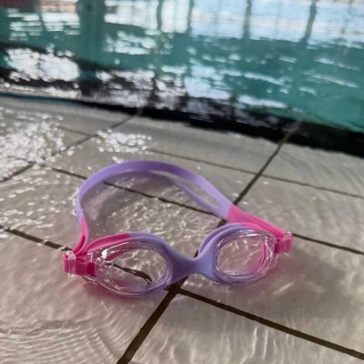 Simglasögon till barn 3-8 år från Soak. Billiga barnglasögon till bad.