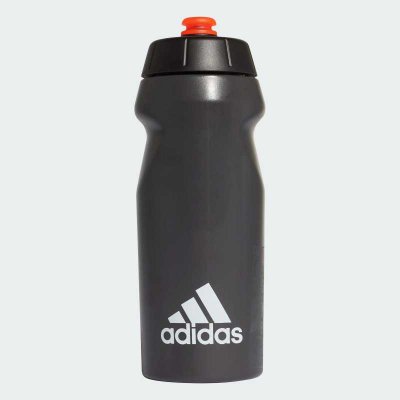 Svart vattenflaska från Adidas i den perfekta storleken 0,5 l. Perfekt vattenflaska från Adidas.