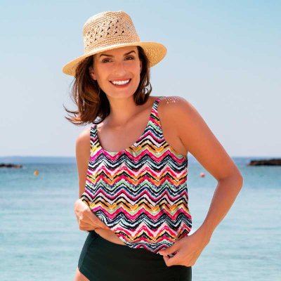 Tankinilinne Jamaica från Wiki till dam med justerbara band och kupstorlek.